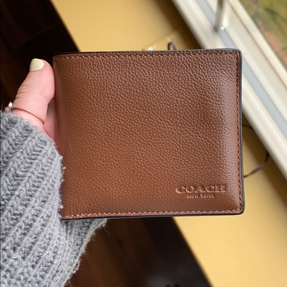NWOT 😌 Men’s Authentic Coach Bifold Wallet